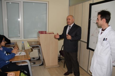 Milli Eğitim Müdüründen Öğrencilere Ziyaret