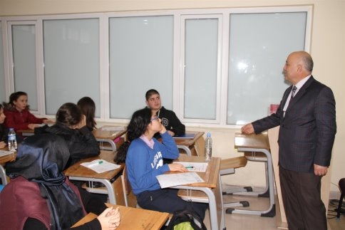 Milli Eğitim Müdüründen Öğrencilere Ziyaret