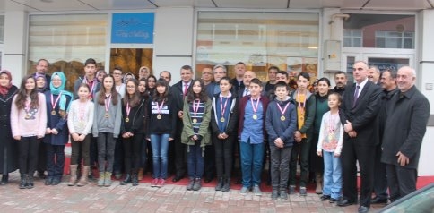 Başarılı Öğrenciler Onurlandırıldı