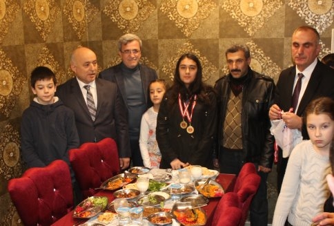 Başarılı Öğrenciler Onurlandırıldı