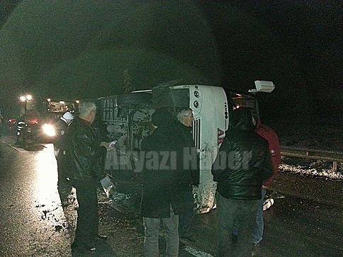 Akyazı Adapazarı Yolcu Minibüsü Devrildi