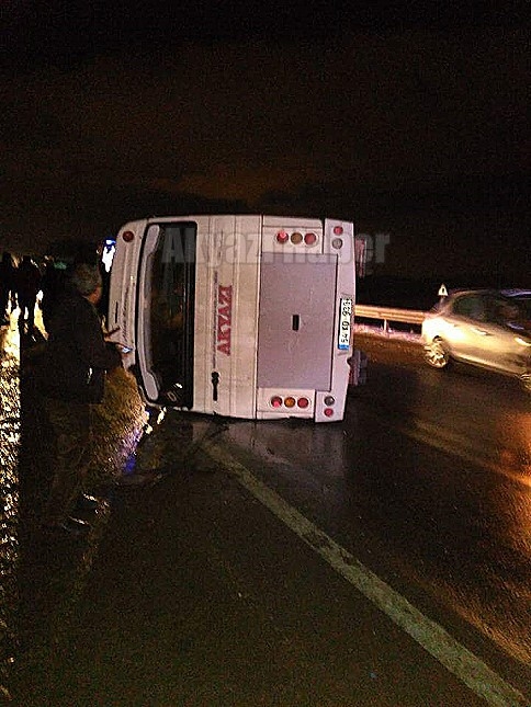 Akyazı Adapazarı Yolcu Minibüsü Devrildi