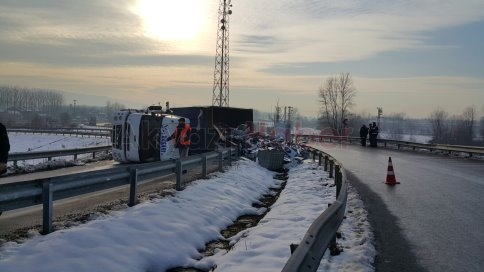 Kamyon Hakimiyetini Kaybetti