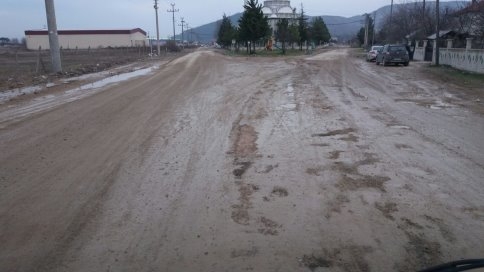 Köstebek Yuvasına Dönen Çukurlara Sosyal Medyada Tepki