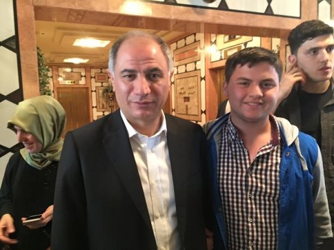 Umre İçin Gittiği Medine’de  Başbakan ve Kabine Üyeleriyle Görüştü