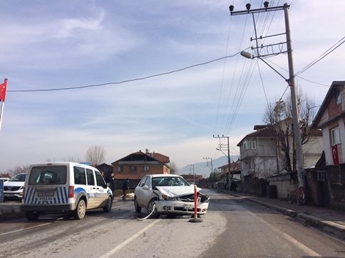 Kafa Kafaya Çarpıştılar 2 Yaralı