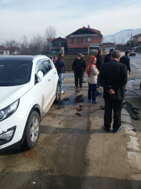 Kafa Kafaya Çarpıştılar 2 Yaralı