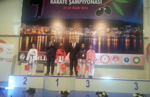 Türkiye Şampiyonasından 2 Altın 1 Gümüş 3 Bronz Madalya
Milli Takıma 3 Sporcu