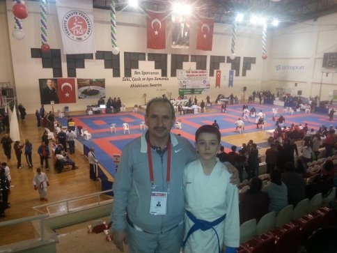 Türkiye Şampiyonasından 2 Altın 1 Gümüş 3 Bronz Madalya
Milli Takıma 3 Sporcu