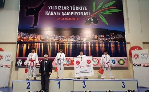 Türkiye Şampiyonasından 2 Altın 1 Gümüş 3 Bronz Madalya
Milli Takıma 3 Sporcu