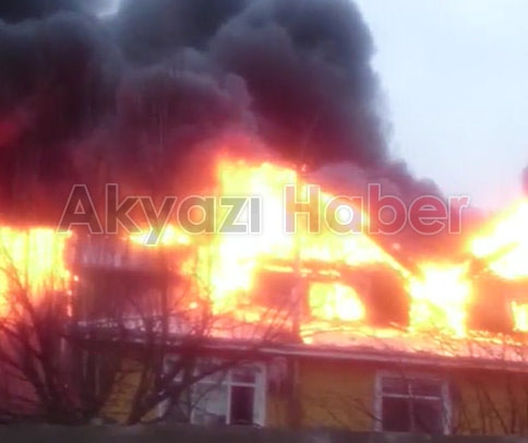İki Katlı Evde Yangın Çıktı