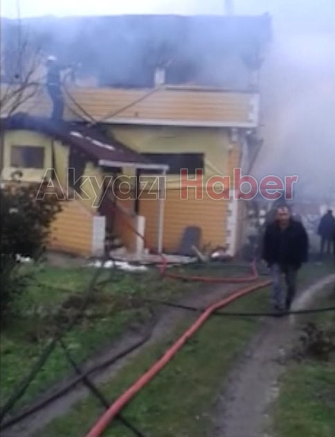 İki Katlı Evde Yangın Çıktı