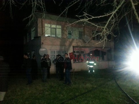 Akyazı Seyfeler Mahesinde Yangın korkuttu