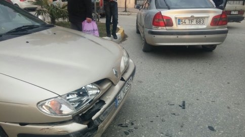 Konuralp İlkokulu Önünde Kaza