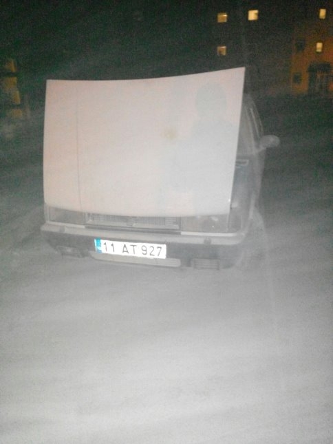 Alev Alan Otomobili Güvenlik Görevlileri Söndürdü