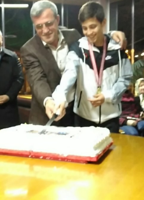 Başarılı Sporcuya Başkan Akcan’dan Ödül