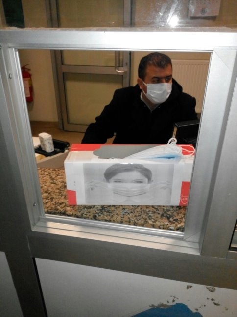 Salgın Nedeniyle Maske Dağıtılmaya Başlandı