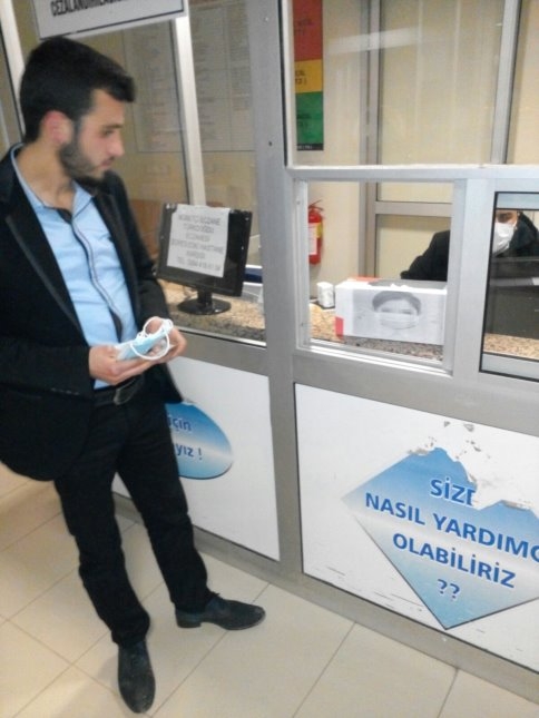 Salgın Nedeniyle Maske Dağıtılmaya Başlandı