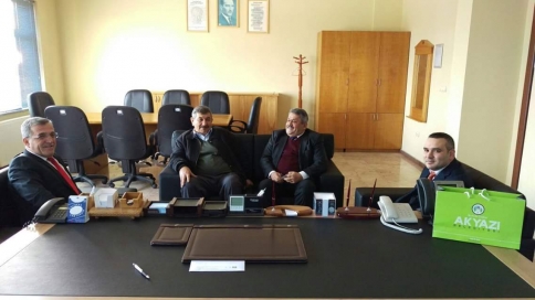 Başkan Akcan Akyazı MYO Müdürü Ziyaret Etti