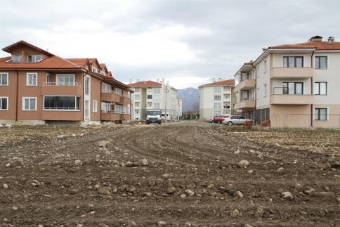 Akyazı'da Yeni Parsel Yolları Açılıyor