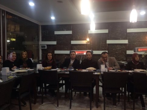 TEOG Sınavında Başarılı Olan Öğrencilere Yemek Ödülü 