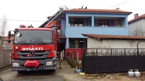 Kızılcıkormanköy Mahesinde Yangın !!!