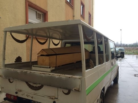 Akyazı ilçesi Vakıf Mahesinde İntihar