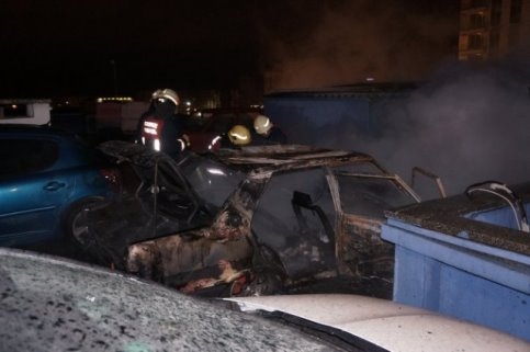 Araba Alev Alev Yandı