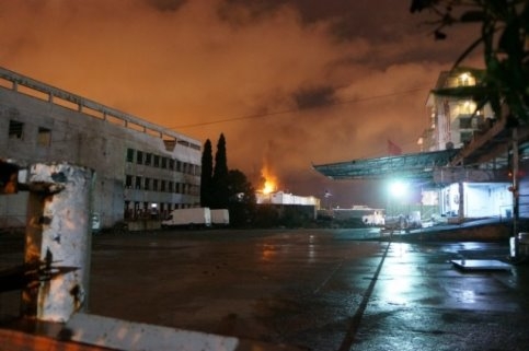 Araba Alev Alev Yandı