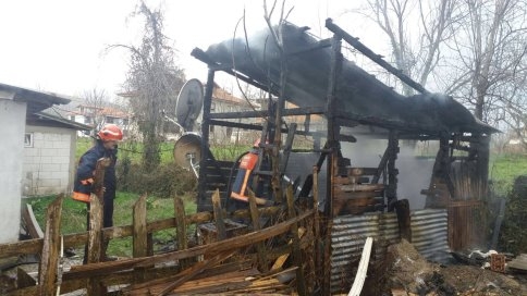 Odunlukta Çıkan Yangın Korkuttu