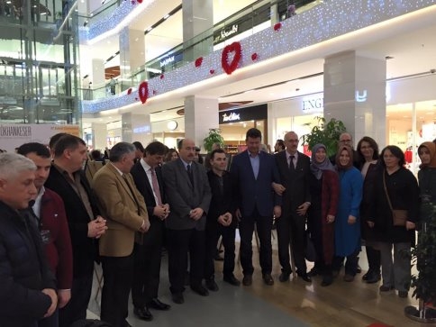 Usta Fotoğrafçı Zeki Okur’un sergisine Yoğun ilgi