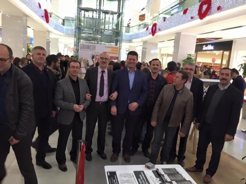 Usta Fotoğrafçı Zeki Okur’un sergisine Yoğun ilgi