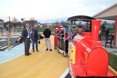 Trafik Parkın Treni Geldi