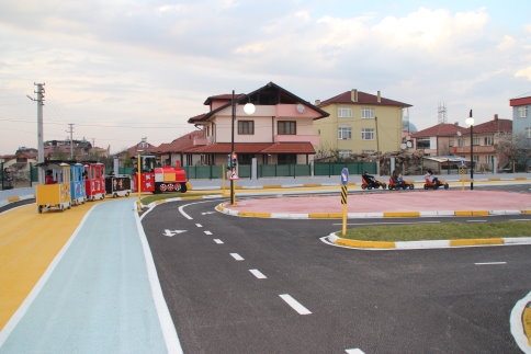 Trafik Parkın Treni Geldi