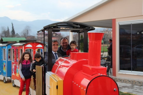 Trafik Parkın Treni Geldi