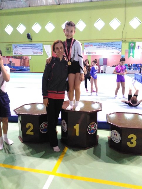 Akyazılı Berra 1. Oldu