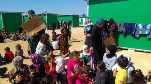 Akyazı’dan Suriyeli Mültecilere Yardımlar Sürüyor