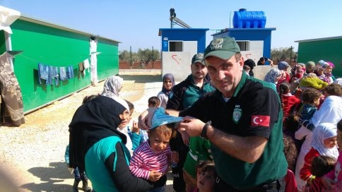 Akyazı’dan Suriyeli Mültecilere Yardımlar Sürüyor