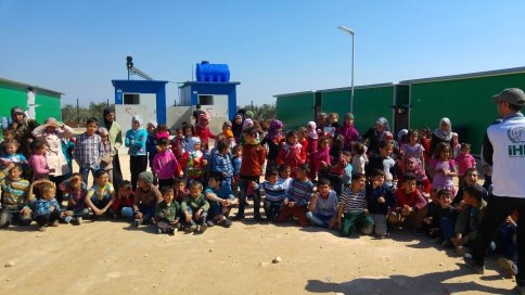 Akyazı’dan Suriyeli Mültecilere Yardımlar Sürüyor