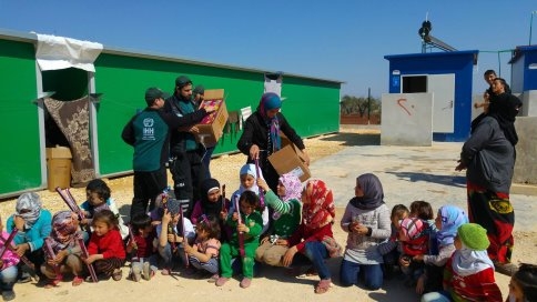 Akyazı’dan Suriyeli Mültecilere Yardımlar Sürüyor