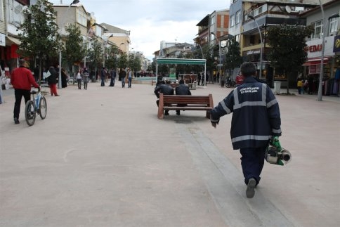 Akyazı’nın Tüm Mahelerinde Larva Mücadelesi Başladı
