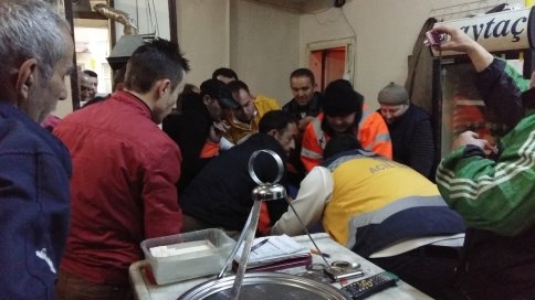 Yaşlı Adam Kahvehanede Fenalaştı