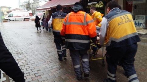 Yaşlı Adam Kahvehanede Fenalaştı