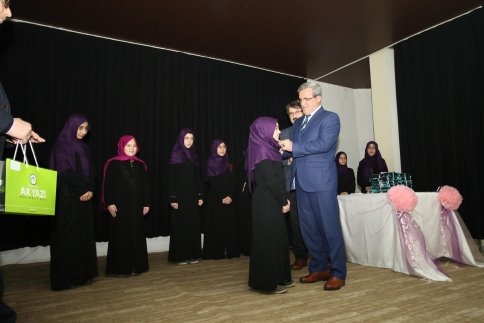 AKYAZI İMAMHATİP ORTAOKULU KURAN-I KERİM OKUMA YARIŞMASI