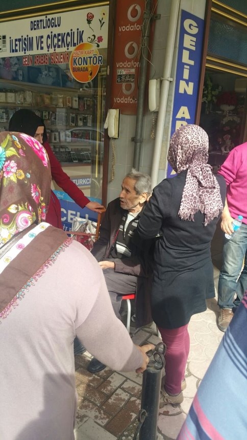 Yaşlı Adam Baygınlık Geçirdi