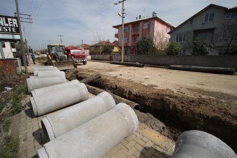 Akyazı’da Bakım Onarım Devam Ediyor