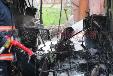 Seyfeler’deki Evin Ardiyesine Yıldırım Düştü