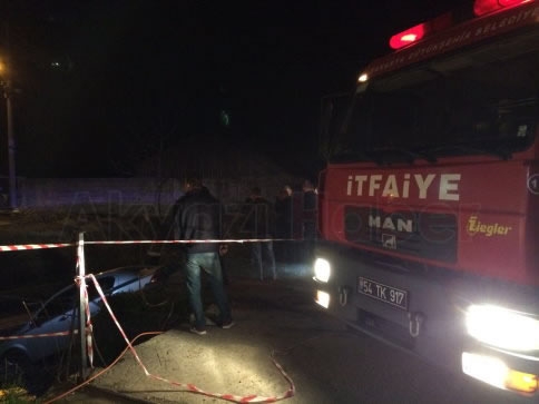 Otomobil Köprü İnşaatına Uçtu 2 Yaralı