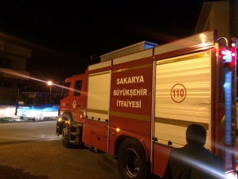 Akyazı 'da iki farklı yangın 