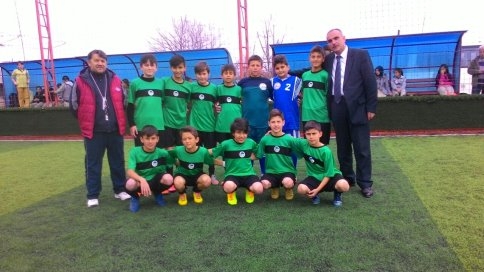 Paris Ortaokulu Küçükler Futbol Takımı Şampiyon Oldu